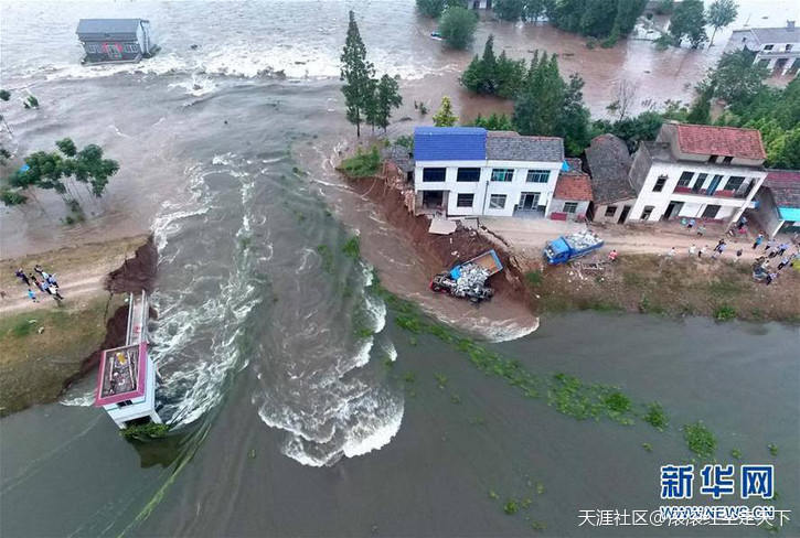 卡车山坡驾驶手机版:湖南卡车“敢死队”堵溃口：驾驶员在坠入前跳车(转载)-第3张图片-太平洋在线下载