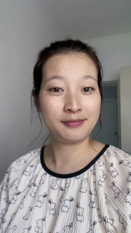 包含单眼皮vlog手机版的词条-第2张图片-QuickQ官网